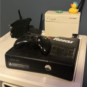Xbox 360 w/ Controller